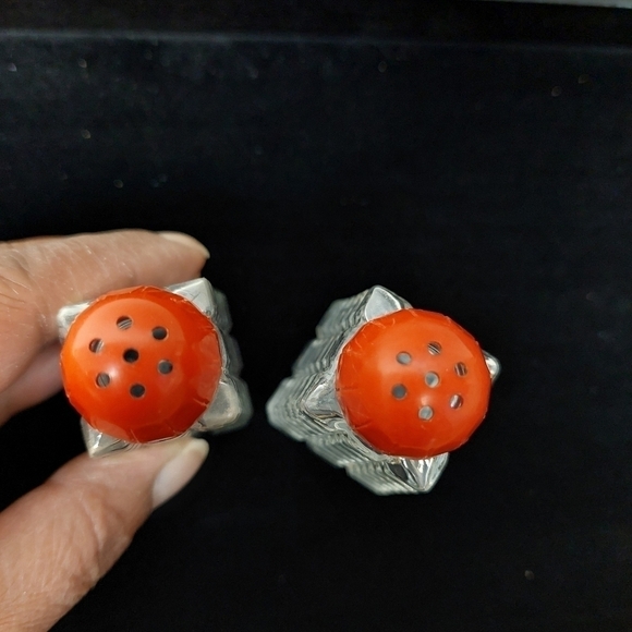 Vintage* 40s  Cut Crystal Salt and Pepoer Shakers - Picture 2 of 8